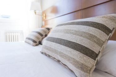 poduszka puchowa 50x80 na jakościowy sen