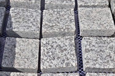 kostka granitowa płomieniowana