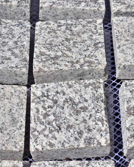 kostka granitowa płomieniowana